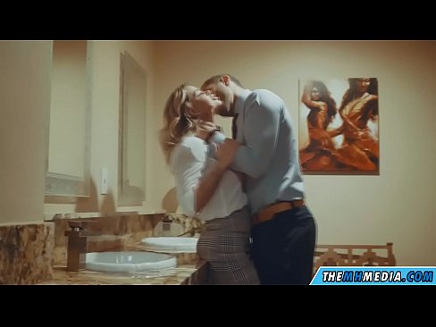 ❤️ Калі грудастая бландынка спакушае цябе ў грамадскім туалете ❤️❌ Чортнае відэа  у нас be.fashiontee.top ❌️
